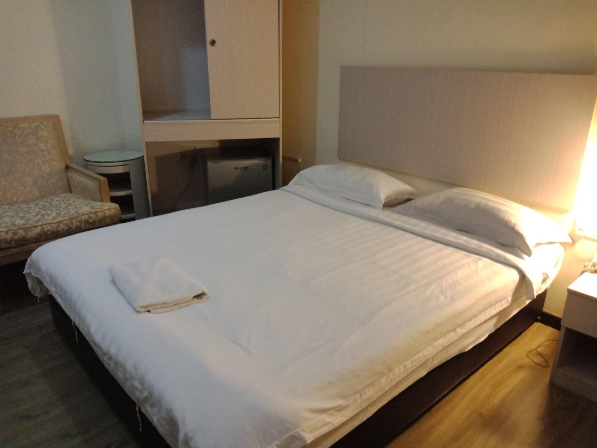 Hotel Zamburger Bukit Segar Cheras Ngoại thất bức ảnh