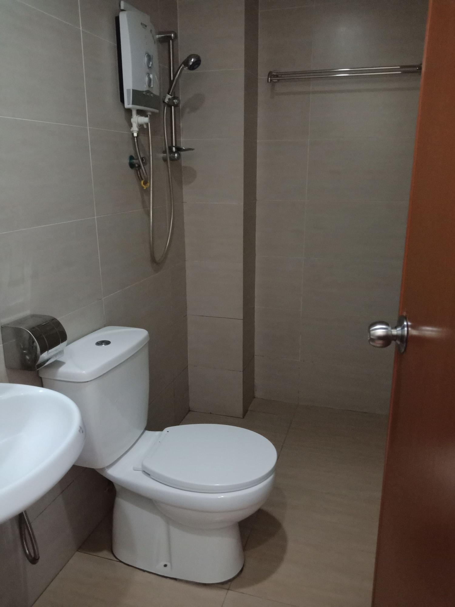 Hotel Zamburger Bukit Segar Cheras Ngoại thất bức ảnh