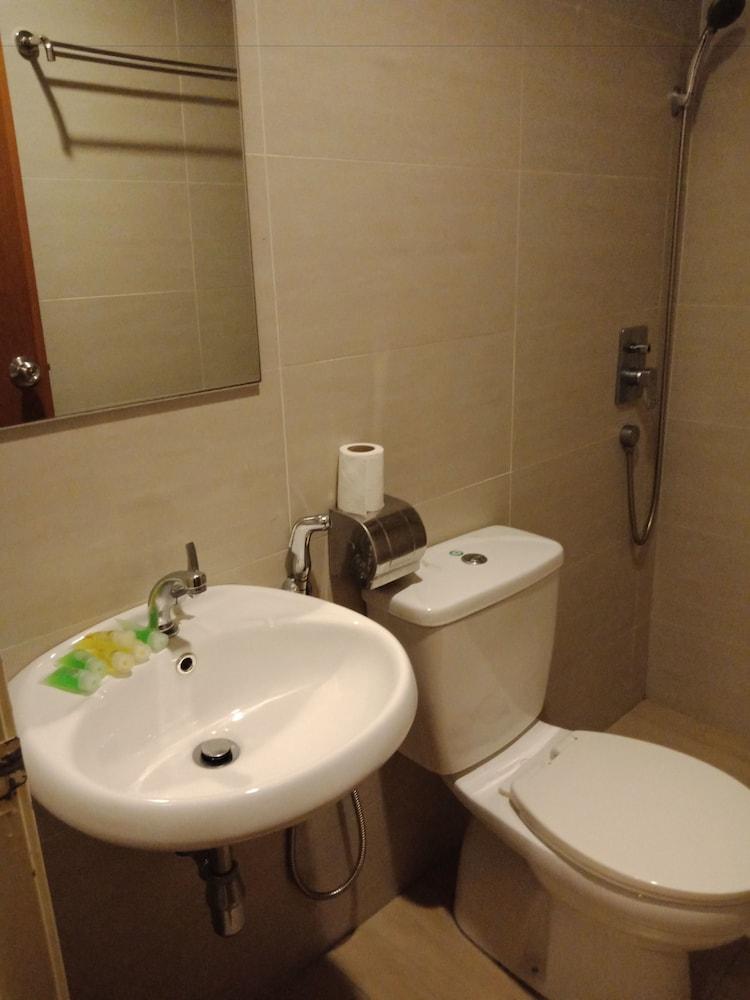 Hotel Zamburger Bukit Segar Cheras Ngoại thất bức ảnh