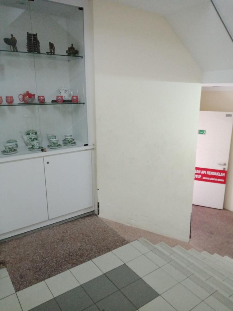 Hotel Zamburger Bukit Segar Cheras Ngoại thất bức ảnh